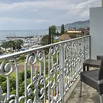 Bon Rivage Hotel 3*