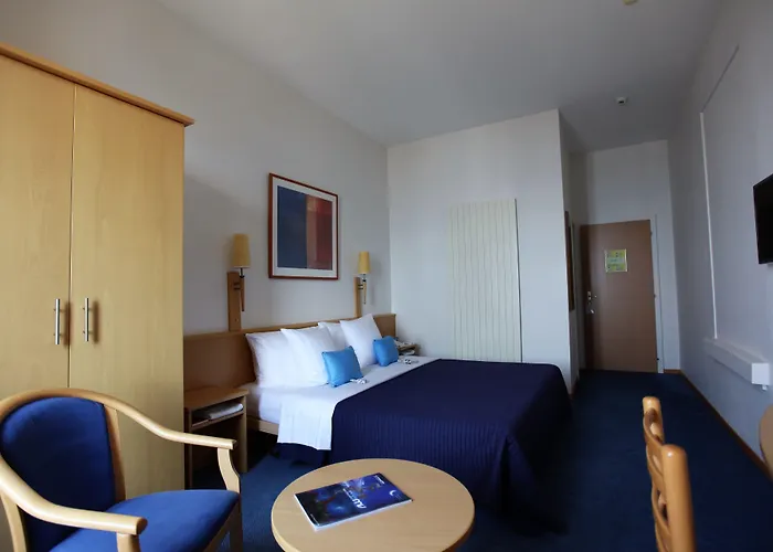 Bon Rivage Hotell 3*